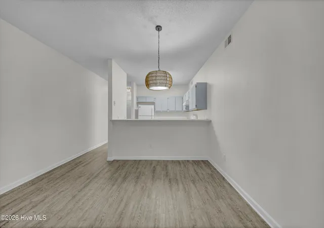5th image of 733 Bragg Dr, Wilmington, NC 28412