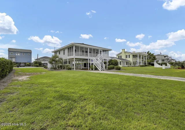 Photo 3 of Single family home for sale at 1040 Ocean Blvd, Holly Ridge, NC 28445 | MLS# 100524042 | Listing updated on 2026-09-14