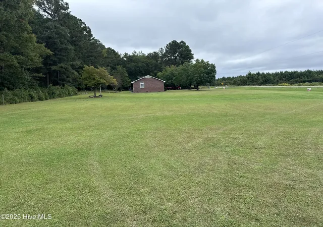 Photo 3 of Single family home for sale at 707 Gliden Rd, Belvidere, NC 27919 | MLS# 100533424 | Listing updated on 2026-03-02