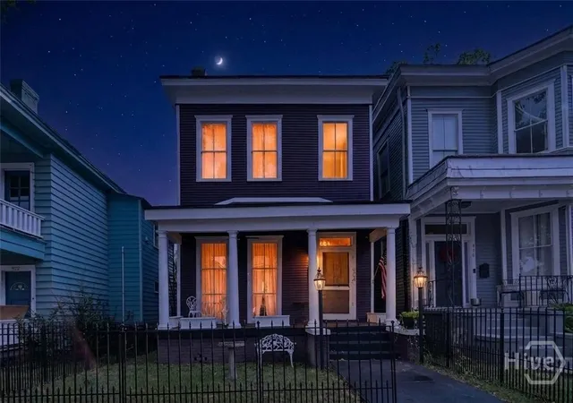 Photo 2 of Single family home for sale at 904 E Park Ave, Savannah, GA 31401 | MLS# SA361151 | Listing updated on 2026-09-09
