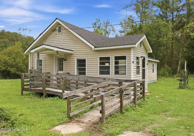 Single family home for sale at 800 Goat Neck Rd, Columbia, NC 27925 | MLS# 100590530