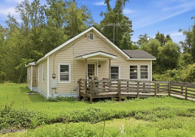 Photo 3 of Single family home for sale at 800 Goat Neck Rd, Columbia, NC 27925 | MLS# 100590530 | Listing updated on 2026-09-02
