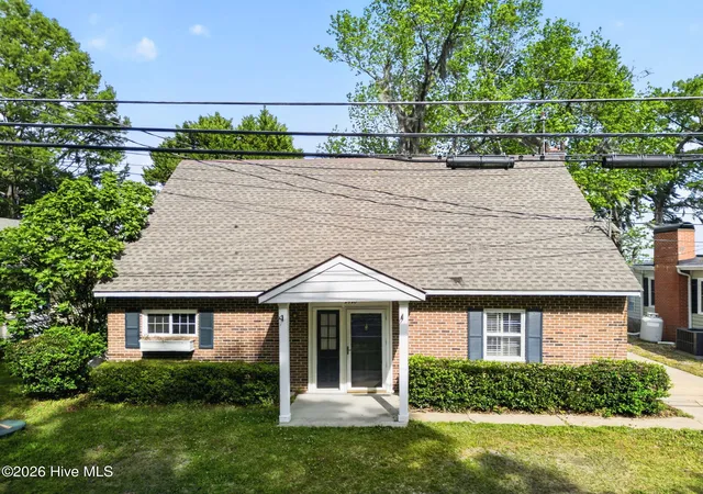 Homes for sale in Lake Waccamaw, NC | 2910 Canal Cove Rd, Lake Waccamaw, NC 28450 | MLS# 100569749