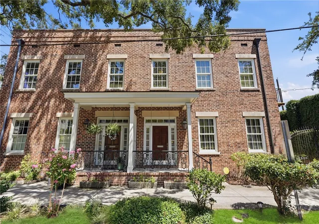 Photo 2 of Townhouse for sale at 464 Montgomery St, Savannah, GA 31401 | MLS# SA360871 | Listing updated on 2026-07-24