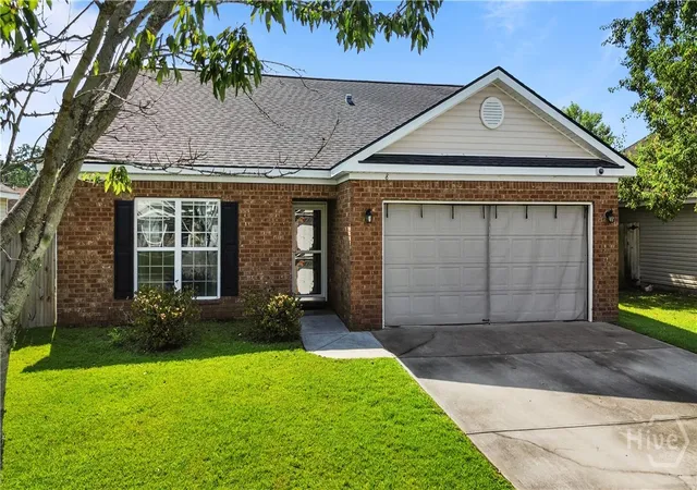 Photo 1 of Single family home for sale at 8 Rainier Ln, Savannah, GA 31405 | MLS# SA361855 | Listing updated on 2026-09-19