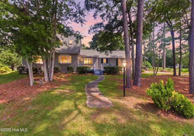 2nd image of 206 Spruce Dr, Morehead City, NC 28557 | MLS# 100576860