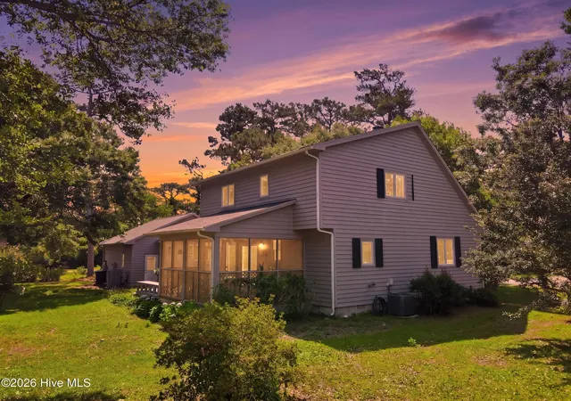3rd image of 206 Spruce Dr, Morehead City, NC 28557 | MLS# 100576860