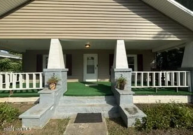 Photo 3 of Single family home for sale at 932 Walnut St, Louisville, GA 30434 | MLS# 100587839 | Listing updated on 2026-09-17