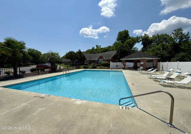 2nd image of 1600 Sturdivant Dr, Wilmington, NC 28403