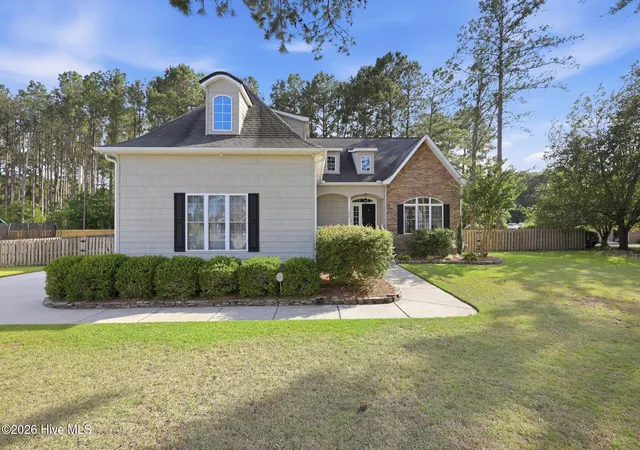 Homes for sale in New Bern, NC | 104 Bargate Dr, New Bern, NC 28562 | MLS# 100580424