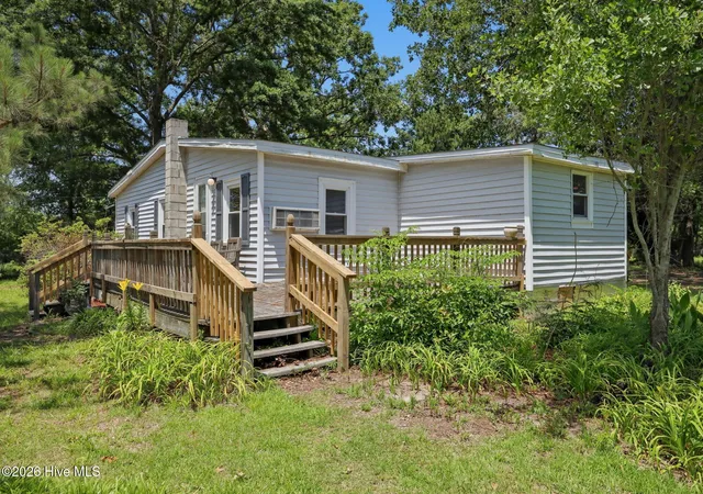 Photo 3 of Single family home for sale at 2534 White Oak River Rd, Maysville, NC 28555 | MLS# 100580991 | Listing updated on 2026-09-07