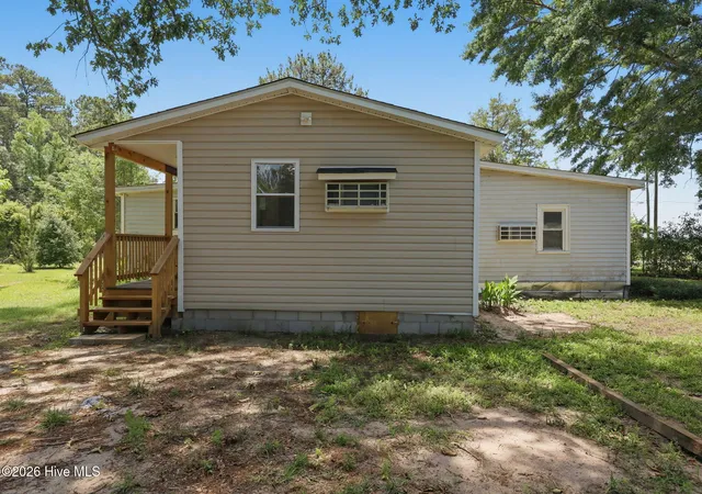 Photo 3 of Single family home for sale at 2534 White Oak River Rd, Maysville, NC 28555 | MLS# 100580991 | Listing updated on 2026-09-07