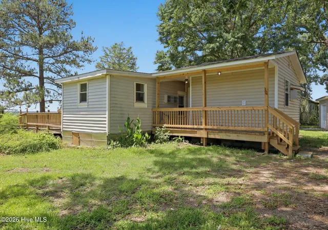 Photo 4 of Single family home for sale at 2534 White Oak River Rd, Maysville, NC 28555 | MLS# 100580991 | Listing updated on 2026-09-07
