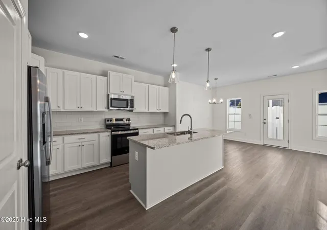 4th image of 2001 Newbury Way #D, Greenville, NC 27834 | MLS# 100529049
