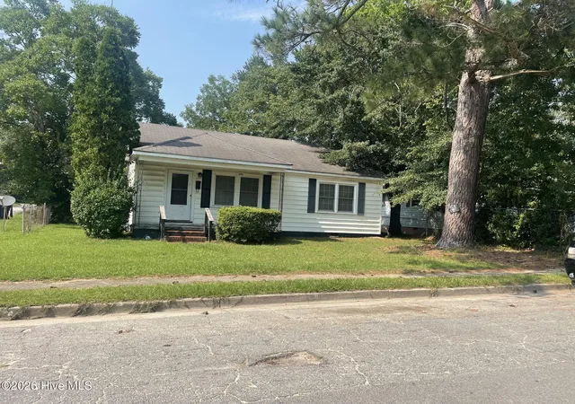 Photo 1 of Single family home for sale at 600 Dixon St, Kinston, NC 28501 | MLS# 100595573 | Listing updated on 2026-08-12