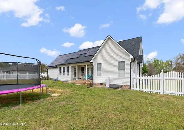 Photo 4 of Single family home for sale at 724 Iris Bryant Rd, Dunn, NC 28334 | MLS# 100587788 | Listing updated on 2026-07-10