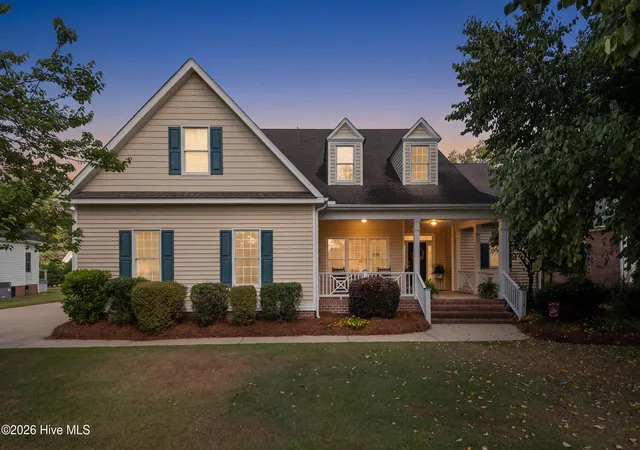 Photo 2 of Single family home for sale at 1116 Oak Hl Dr, Greenville, NC 27858 | MLS# 100582851 | Listing updated on 2026-09-16