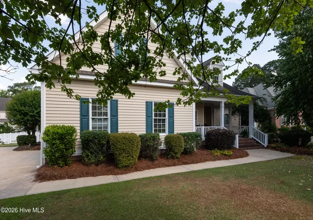 Photo 3 of Single family home for sale at 1116 Oak Hl Dr, Greenville, NC 27858 | MLS# 100582851 | Listing updated on 2026-09-16