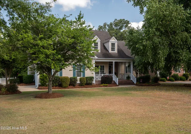 Photo 4 of Single family home for sale at 1116 Oak Hl Dr, Greenville, NC 27858 | MLS# 100582851 | Listing updated on 2026-09-16