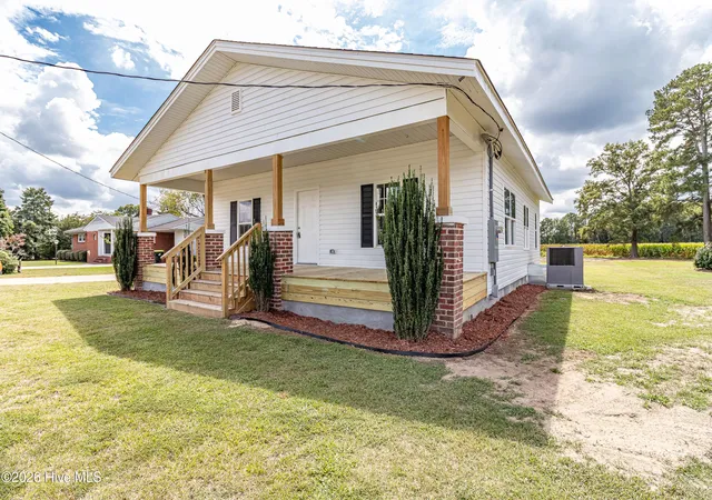 Photo 2 of Single family home for sale at 119 N Church St, Fremont, NC 27830 | MLS# 100600232 | Listing updated on 2026-09-19