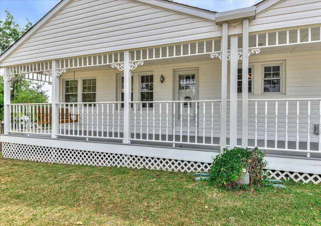 Photo 3 of Single family home for sale at 2168 Telfair St, Augusta, GA 30904 | MLS# 98257018 | Listing updated on 2026-10-02