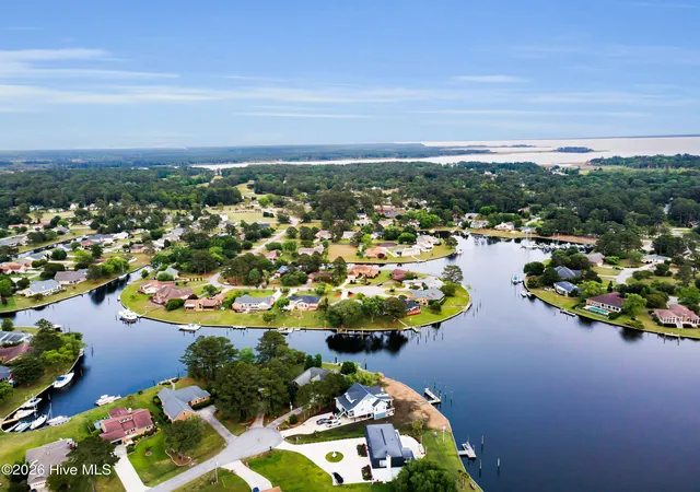 Homes for sale in New Bern, NC | 1820 Caracara Dr, New Bern, NC 28560 | MLS# 100581171