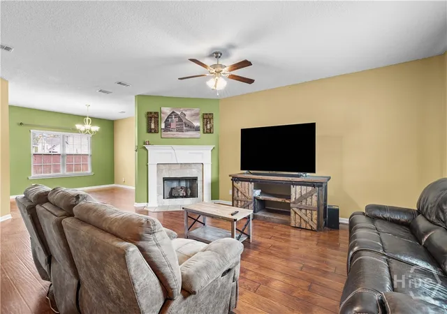3rd image of 1516 Bayberry Dr, Hinesville, GA 31313 | MLS# SA355772