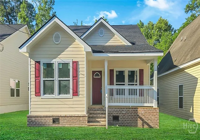 Homes for sale in Savannah, GA | 2003 Tuskegee St, Savannah, GA 31405 | MLS# SA342716