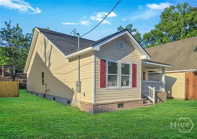 Homes for sale in Savannah, GA | 2003 Tuskegee St, Savannah, GA 31405 | MLS# SA342716