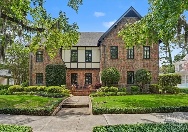 2nd image of 27 E 49th St, Savannah, GA 31405 | MLS# SA359552