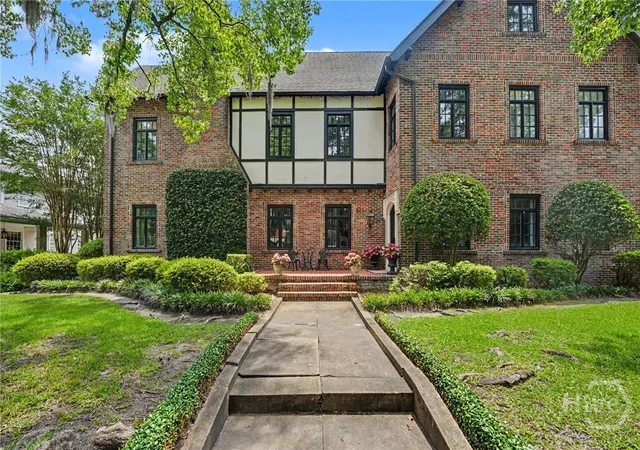 3rd image of 27 E 49Th St, Savannah, GA 31405 | MLS# SA359552