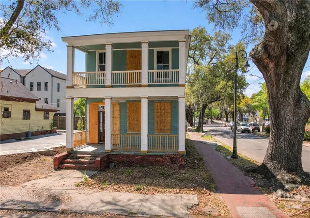 Homes for sale in Savannah, GA | 423 W 42nd St, Savannah, GA 31401 | MLS# SA352355