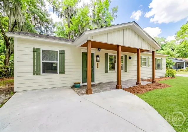 Homes for sale in Savannah, GA | 32 Brookview Dr, Savannah, GA 31406 | MLS# SA358243