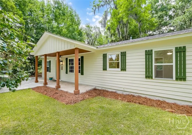 Homes for sale in Savannah, GA | 32 Brookview Dr, Savannah, GA 31406 | MLS# SA358243