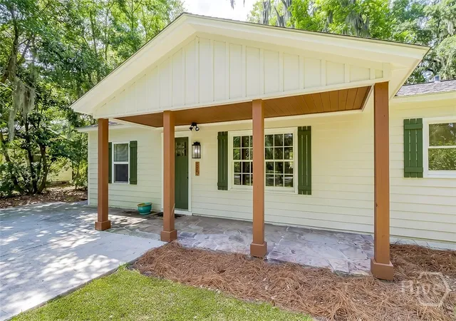 Homes for sale in Savannah, GA | 32 Brookview Dr, Savannah, GA 31406 | MLS# SA358243