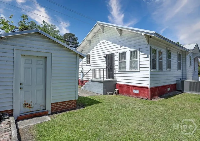 Homes for sale in Savannah, GA | 1301 E 38th St, Savannah, GA 31404 | MLS# SA353792