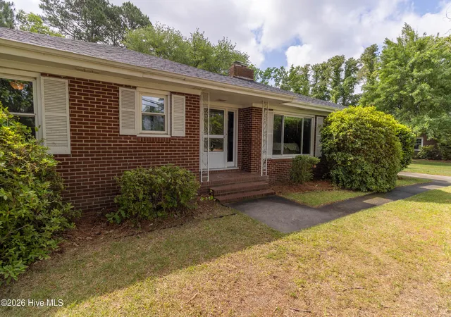1st image of 603 W Queen St, Edenton, NC 27932 | MLS# 100575550