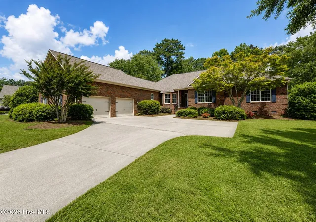 Photo 3 of Single family home for sale at 606 Taberna Cir, New Bern, NC 28562 | MLS# 100572392 | Listing updated on 2026-09-02