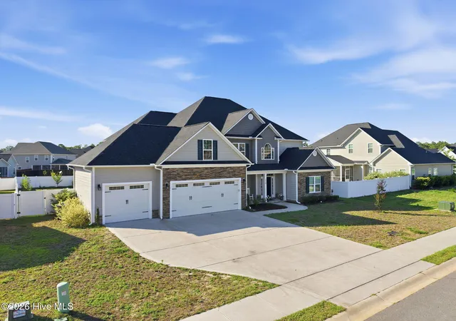 Photo 3 of Single family home for sale at 2950 Cragburn Pl, Fayetteville, NC 28306 | MLS# 100586565 | Listing updated on 2026-09-07