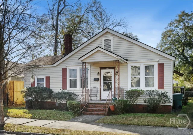 Homes for sale in Savannah, GA | 723 E 39th St, Savannah, GA 31401 | MLS# SA345891
