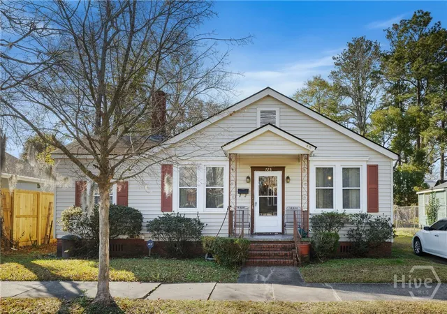 Homes for sale in Savannah, GA | 723 E 39Th St, Savannah, GA 31401 | MLS# SA345891