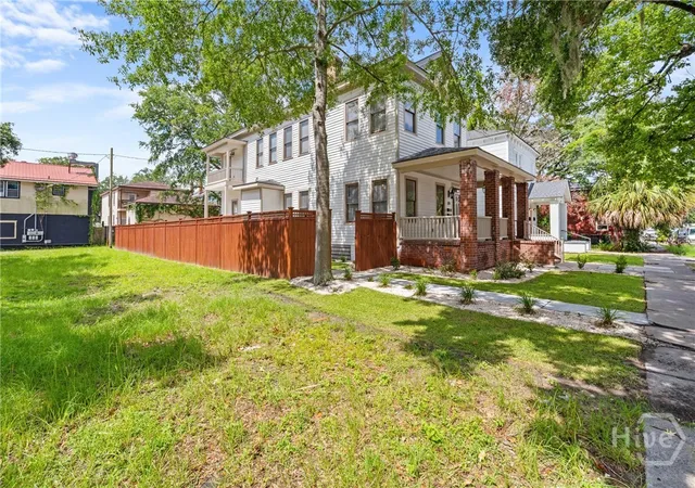 Photo 4 of Single family home for sale at 407 W 35Th St, Savannah, GA 31401 | MLS# SA342713 | Listing updated on 2026-07-07