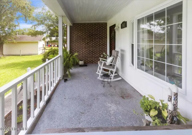 Photo 3 of Single family home for sale at 1502 N Hills Ct, New Bern, NC 28562 | MLS# 100589166 | Listing updated on 2026-09-13