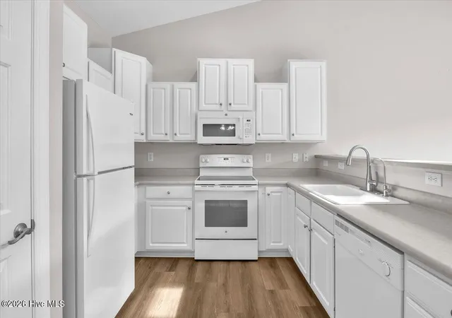 Photo 3 of Townhouse for sale at 5006 Carleton Dr #Unit 121, Wilmington, NC 28403 | MLS# 100599849 | Listing updated on 2026-09-14