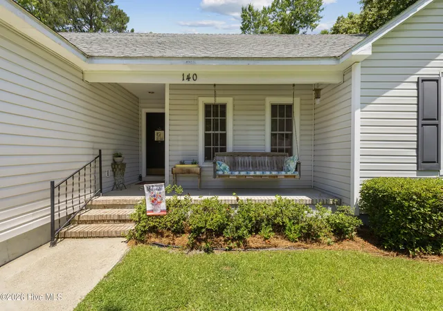 Photo 3 of Single family home for sale at 140 Pintail Ln, Rocky Point, NC 28457 | MLS# 100581779 | Listing updated on 2026-09-29