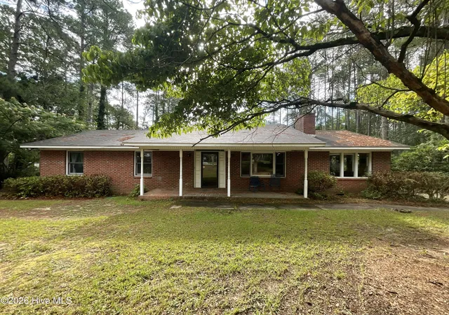 Homes for sale in Laurinburg, NC | 9761 Turnpike Rd, Laurinburg, NC 28352 | MLS# 100585105