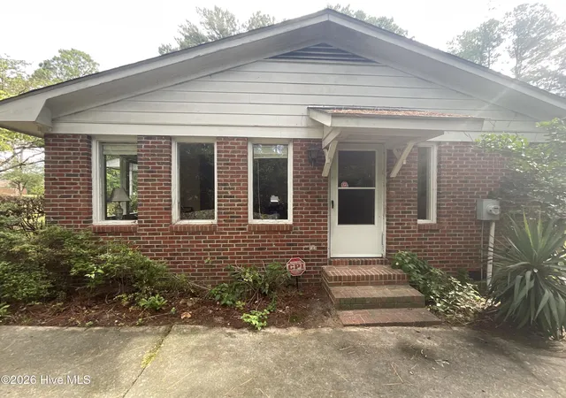 Homes for sale in Laurinburg, NC | 9761 Turnpike Rd, Laurinburg, NC 28352 | MLS# 100585105