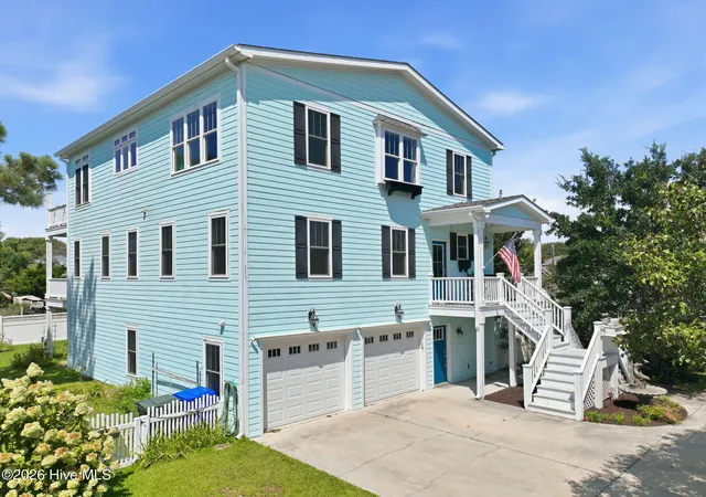 Photo 4 of Single family home for sale at 1536 Ann St, Beaufort, NC 28516 | MLS# 100596410 | Listing updated on 2026-09-06