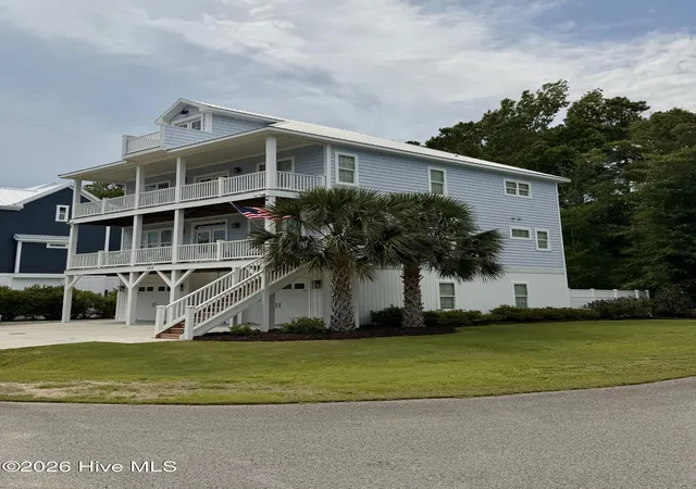 Photo 2 of Single family home for sale at 1013 Saltspray Ln, Wilmington, NC 28409 | MLS# 100584747 | Listing updated on 2026-07-02