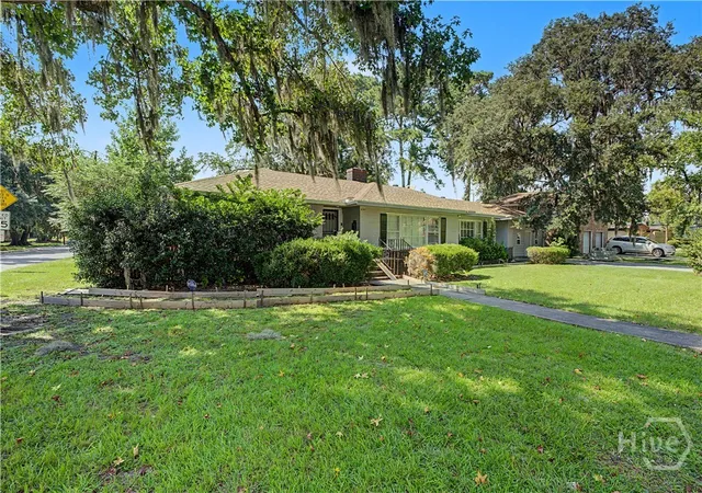 Photo 3 of Single family home for sale at 4747 Oakview Dr, Savannah, GA 31405 | MLS# SA362760 | Listing updated on 2026-08-18